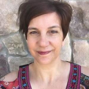 Meet your Posher, Lara